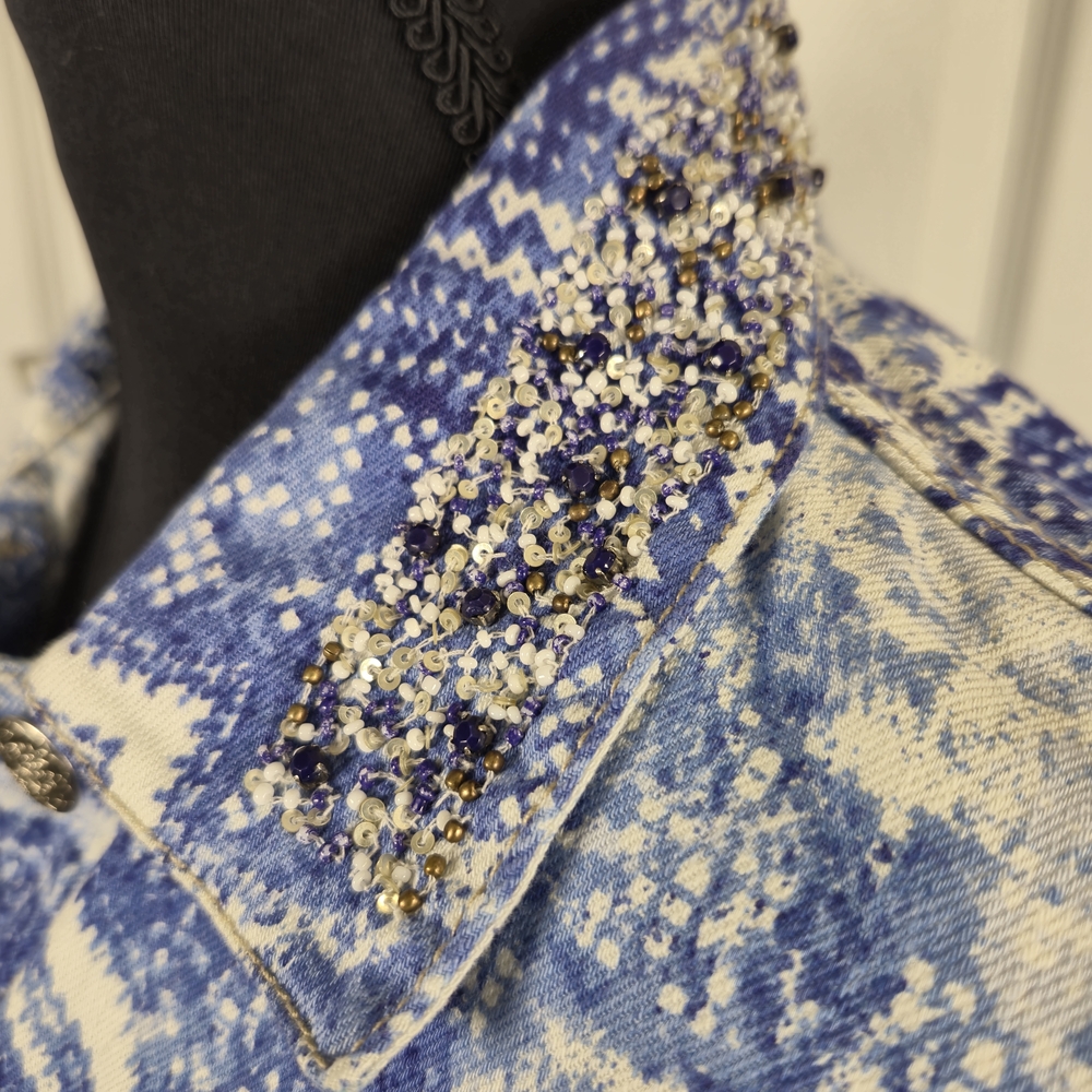 Chico's Beaded Aztec Print Blue Patterned Cropped Trucker Denim Jacket Size XS - Picture 3 of 8
